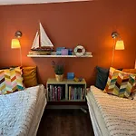 Charming On The Harbour Tatil Evi